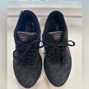 ASICS Women’s Black/Maroon GT1000 Shoes Size 8